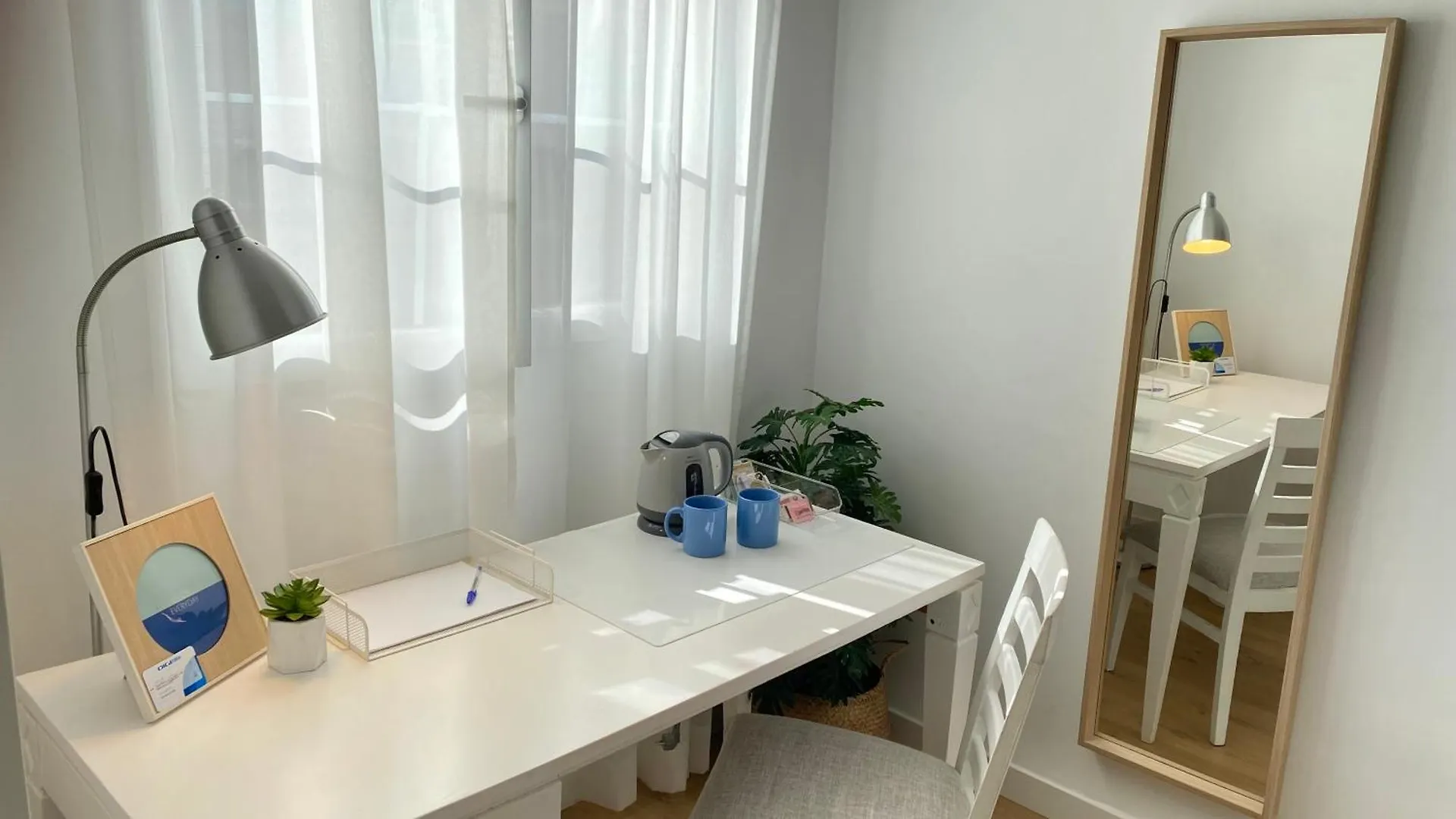 Homestay Palace Residence - Habitacion En Apartamento Granada Spain